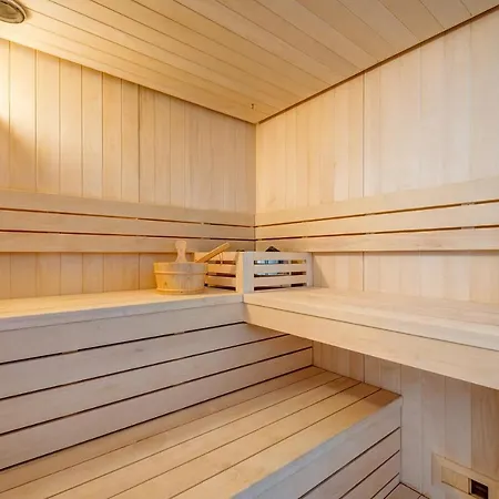 Goelia Le Victoria 4* בלונוויל-סור-מר